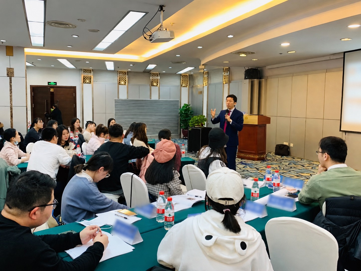 企业培训现场中的互动教学